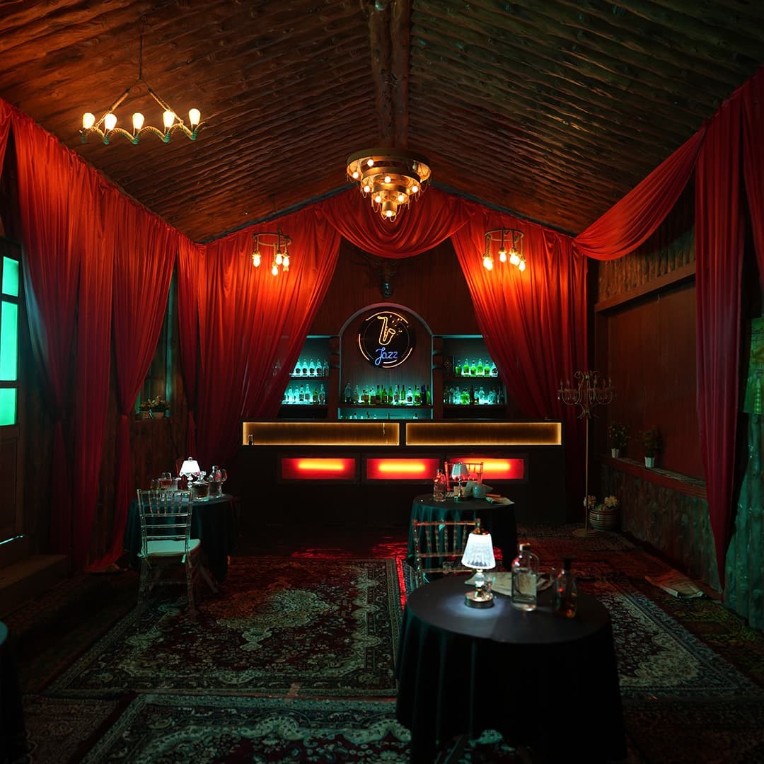 Bar image 1