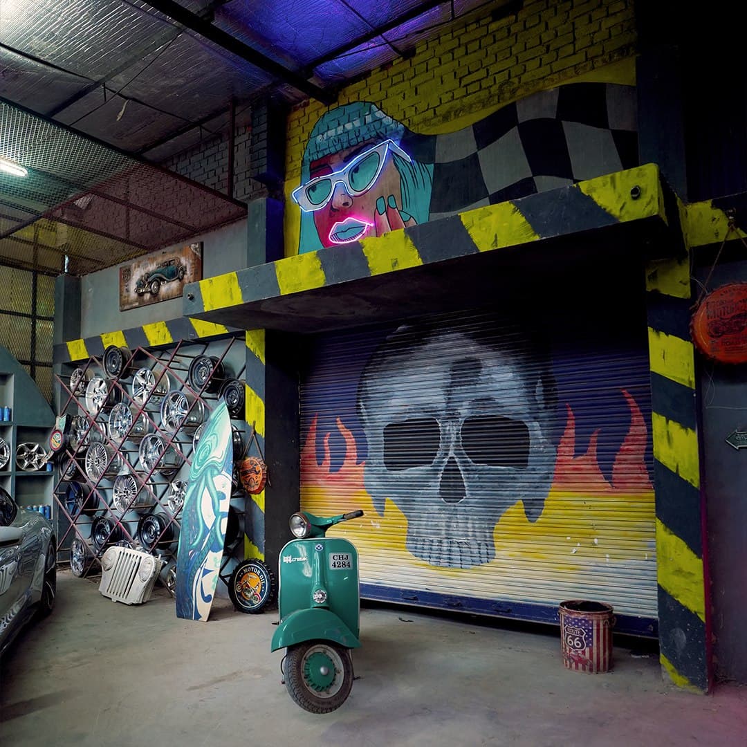 Garage image 1