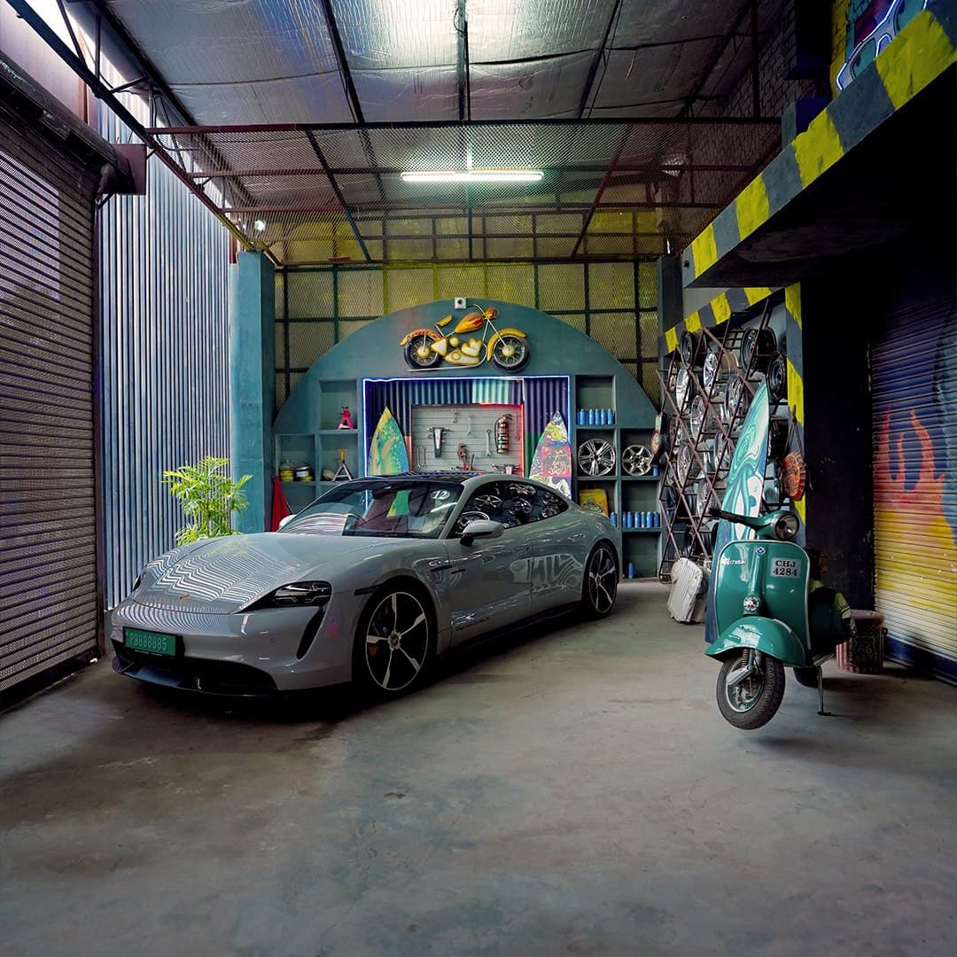 Garage image 3